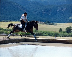 Hall of Fame mule Mae Bea C.T. jumping